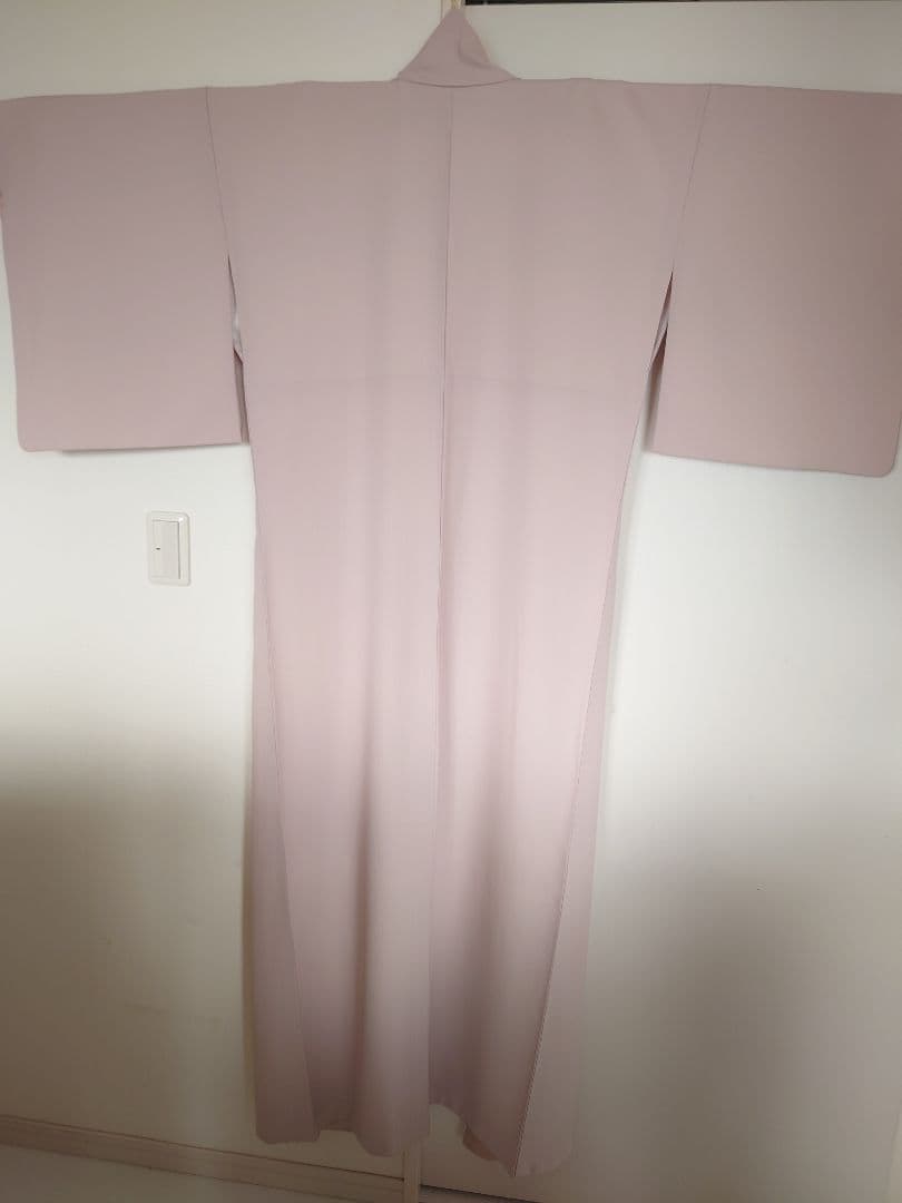 東レシルック 色無地 灰桜　くすみピンク　地紋　紋無し　洗える着物　袷