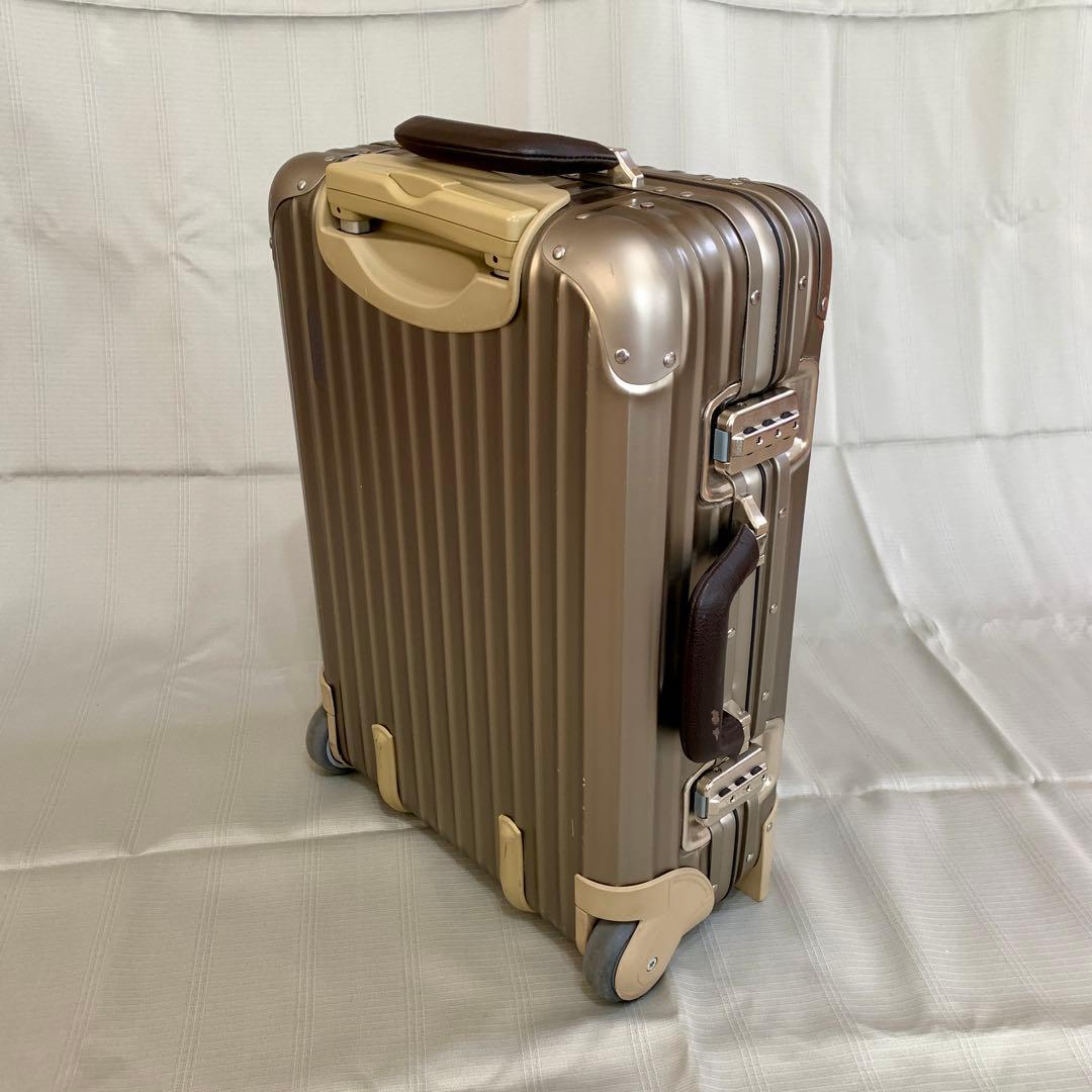 RIMOWA リモワトパーズプレミアム チタンゴールド 32L 2輪