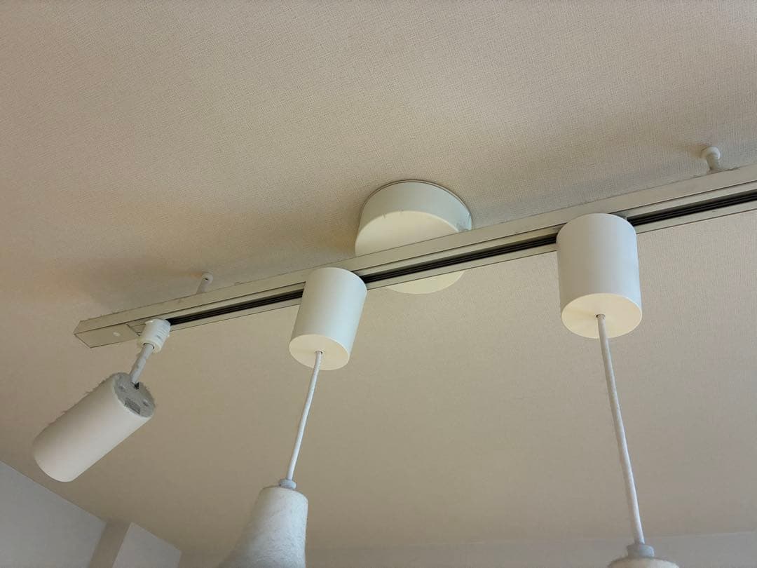 ⭐️ハル⭐️　 【無印良品】 ホワイト 3灯 ペンダントライト レール式