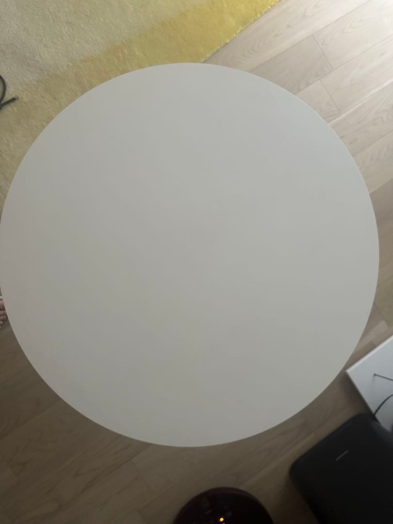 円形ホワイトダイニングテーブル、カフェテーブル　美品