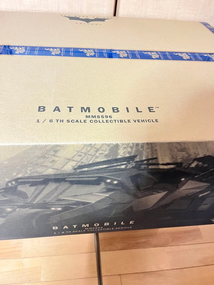 商品未開封　『バットマンビギンズ』バットモービルMMS596