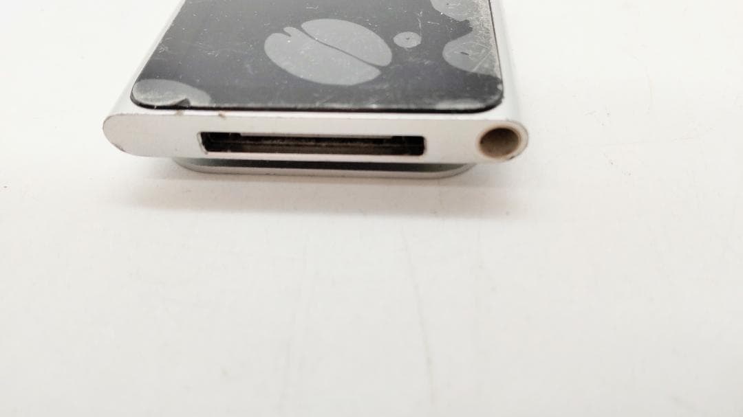 ジャンクApple iPod nano 8GB シルバー 第6世代 MC525J