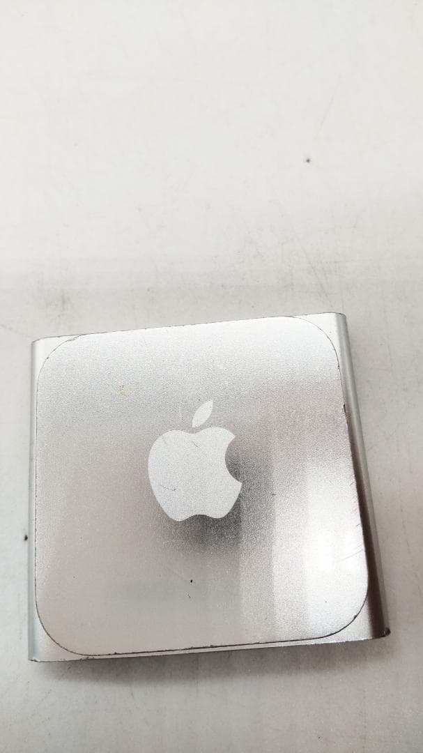 ジャンクApple iPod nano 8GB シルバー 第6世代 MC525J