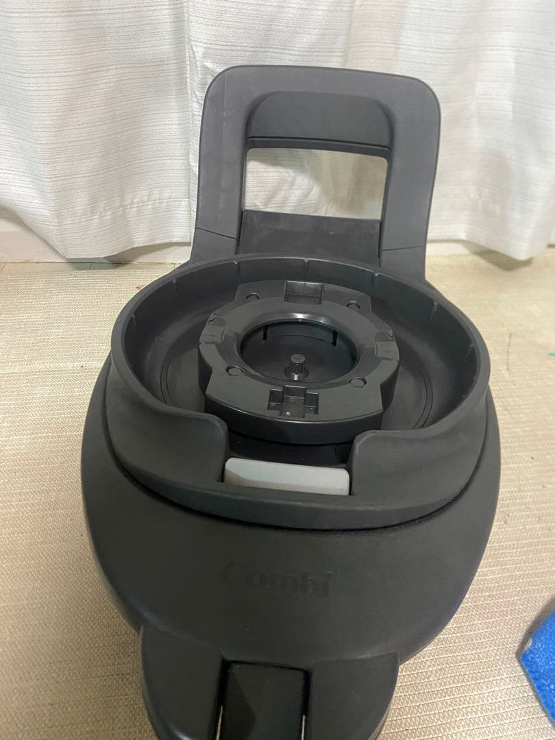 コンビ ホワイトレーベル The S plus ISOFIX エッグショック