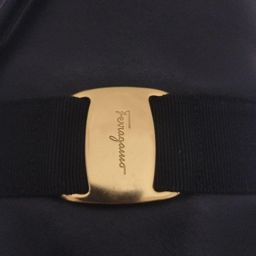 美品✨フェラガモ 巾着 ショルダーバッグ ヴァラ ガンチーニ ブラック