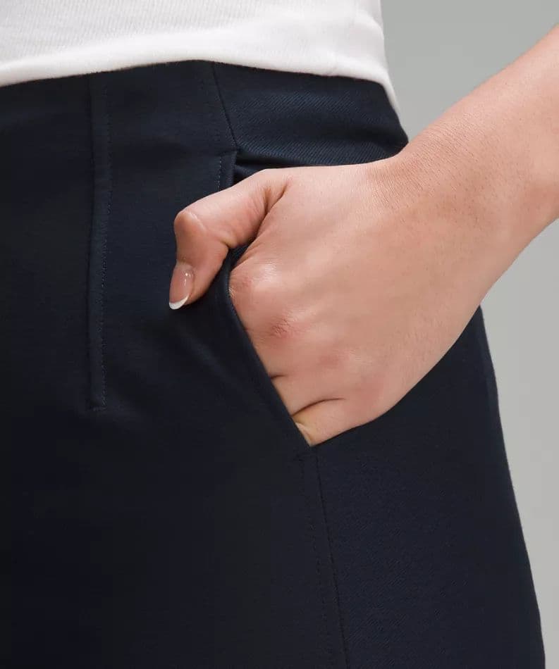 Lululemon ネイビー ワイドパンツ (新品タグ付き)