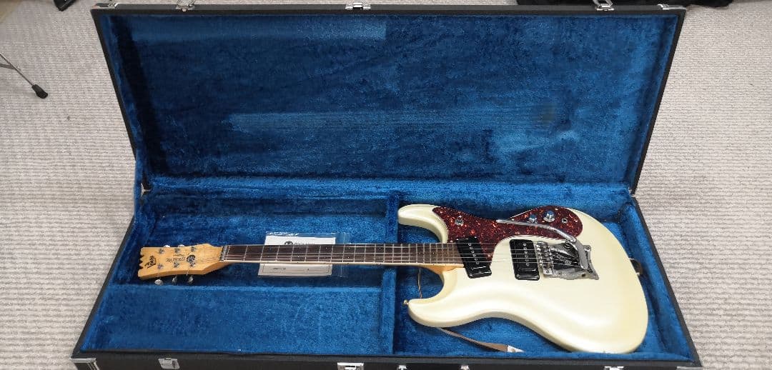 モズライトエレキギター白 専用ハードケース付き