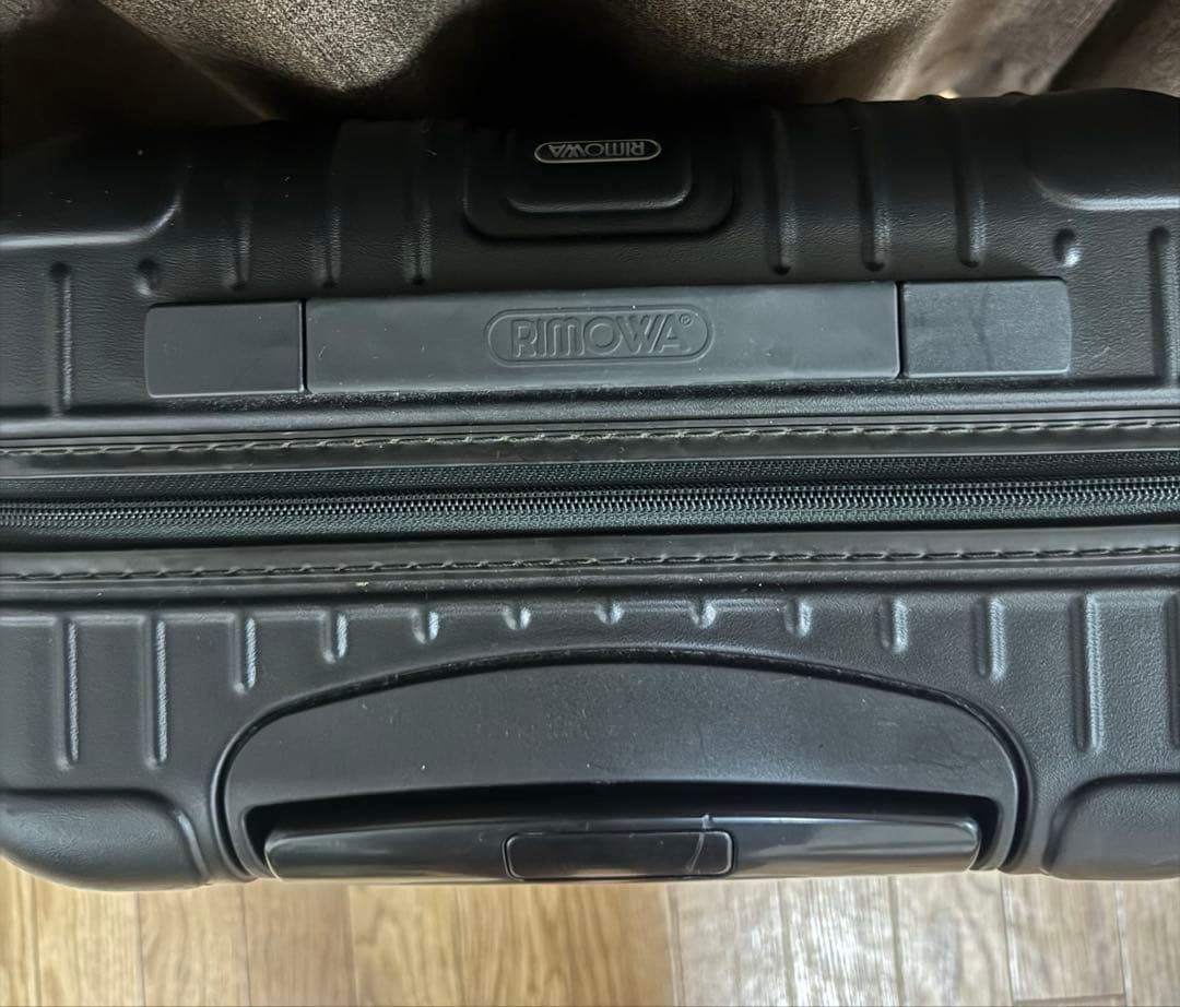リモワ　サルサ　ブラック　32L 4輪　キャビン　機内持ち込み