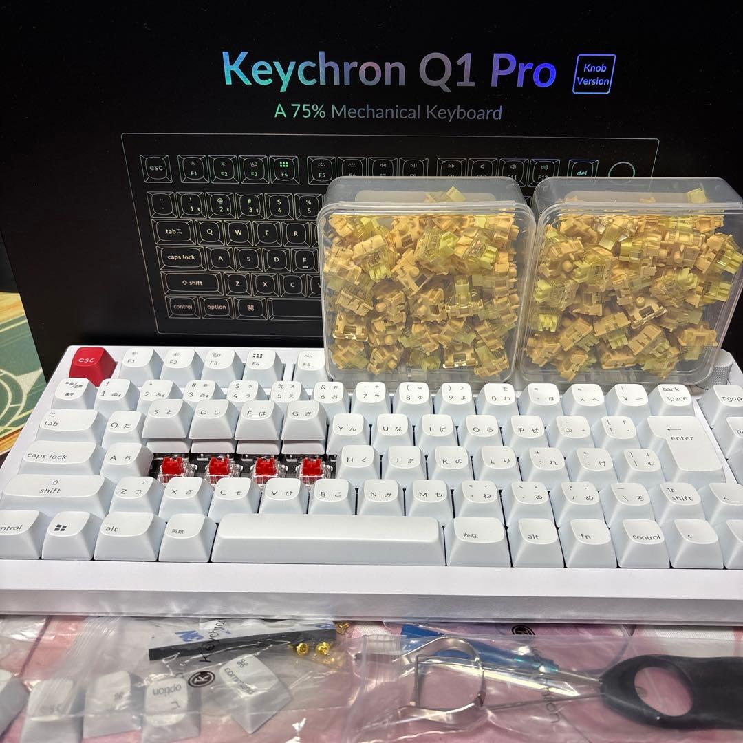 キーボード Keychron Q1 Pro + Akko V3 Cream yellow