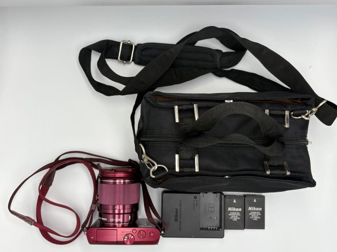 Nikon 1 J3 ミラーレス一眼　デジカメ