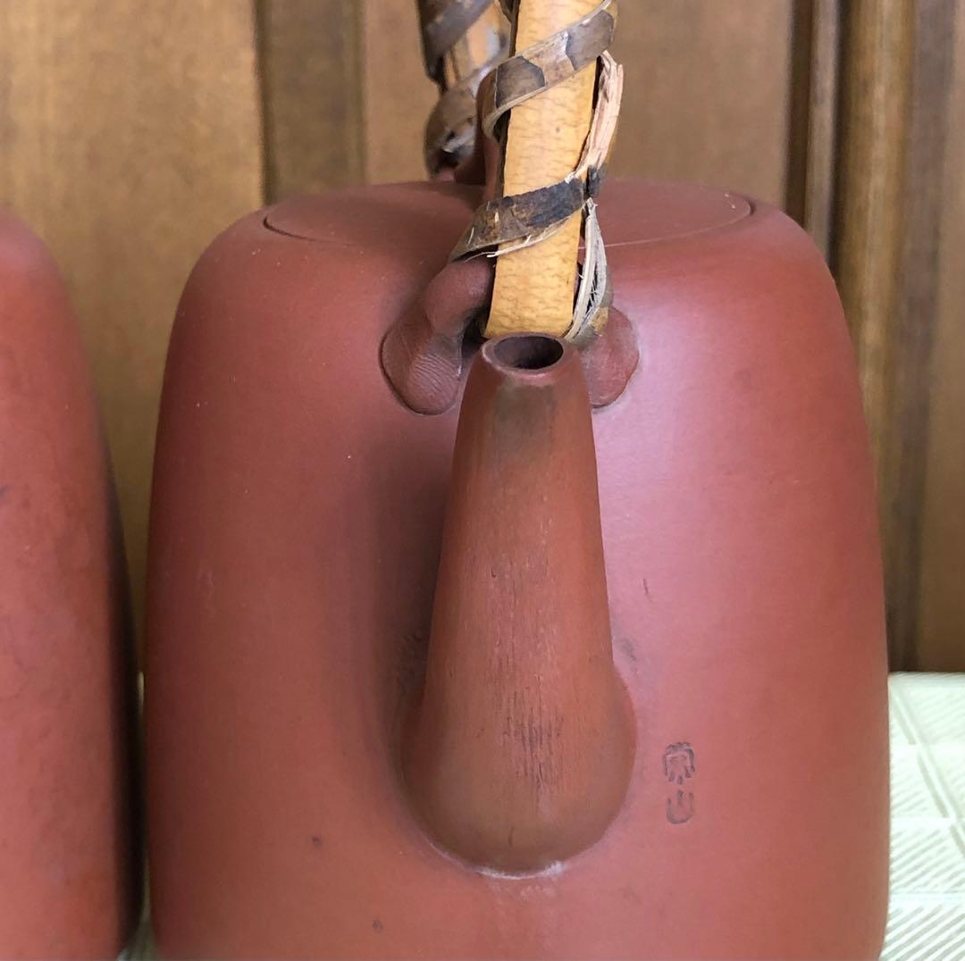 初代常山作　常滑焼土瓶壱対　朱泥　瓶　骨董品　年代物　古物　名工　在名印有