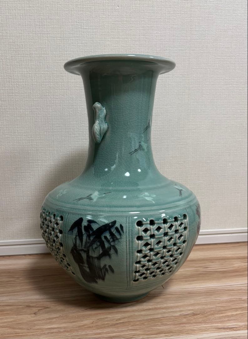 高麗青磁　天眞 壺（高さ40cm）透かし彫り