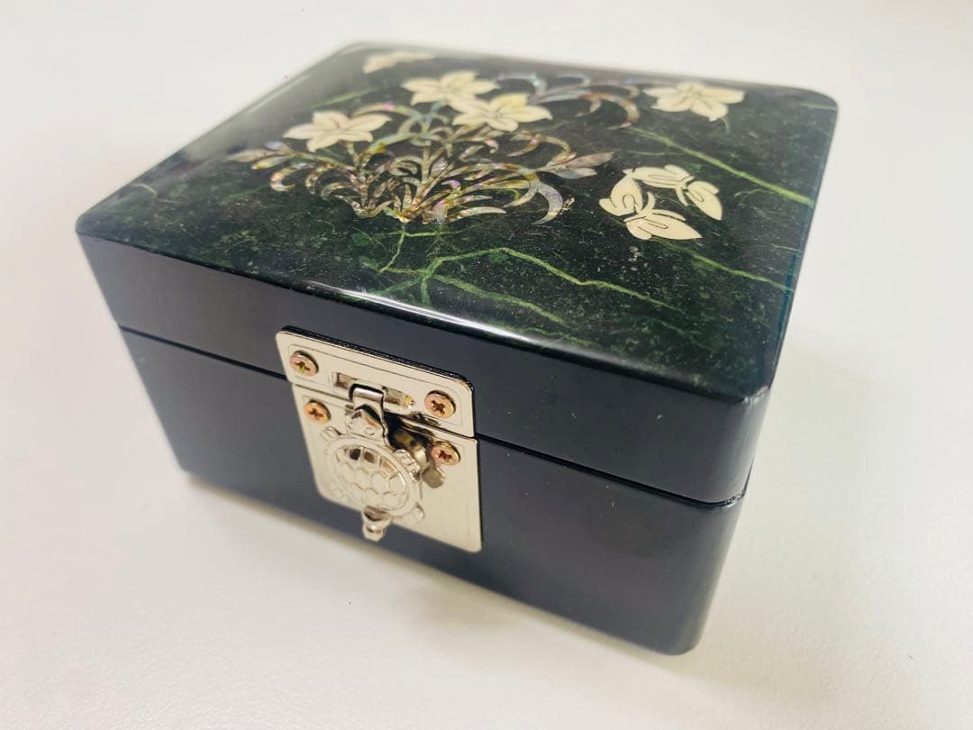 貝殻細工 韓国の伝統ゴージャスなジュエリーボックス　宝石箱　鏡付き