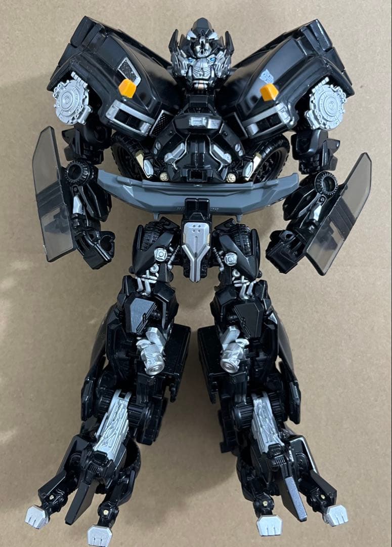 トランスフォーマー　スタジオシリーズ　SS-15 アイアンハイド