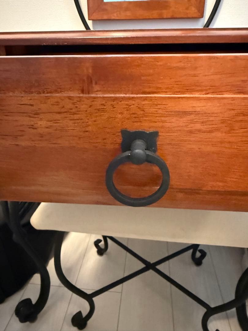 優美な曲線を描く ロートアイアン ドレッサー スツール別売り