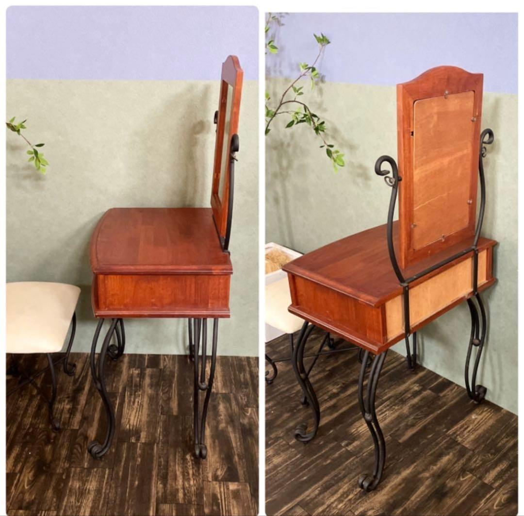 優美な曲線を描く ロートアイアン ドレッサー スツール別売り