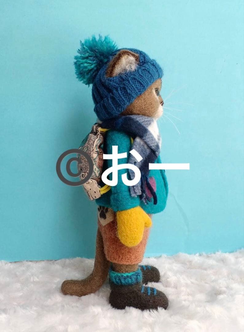 羊毛フェルト　猫　冬のおでかけ　青色　コート