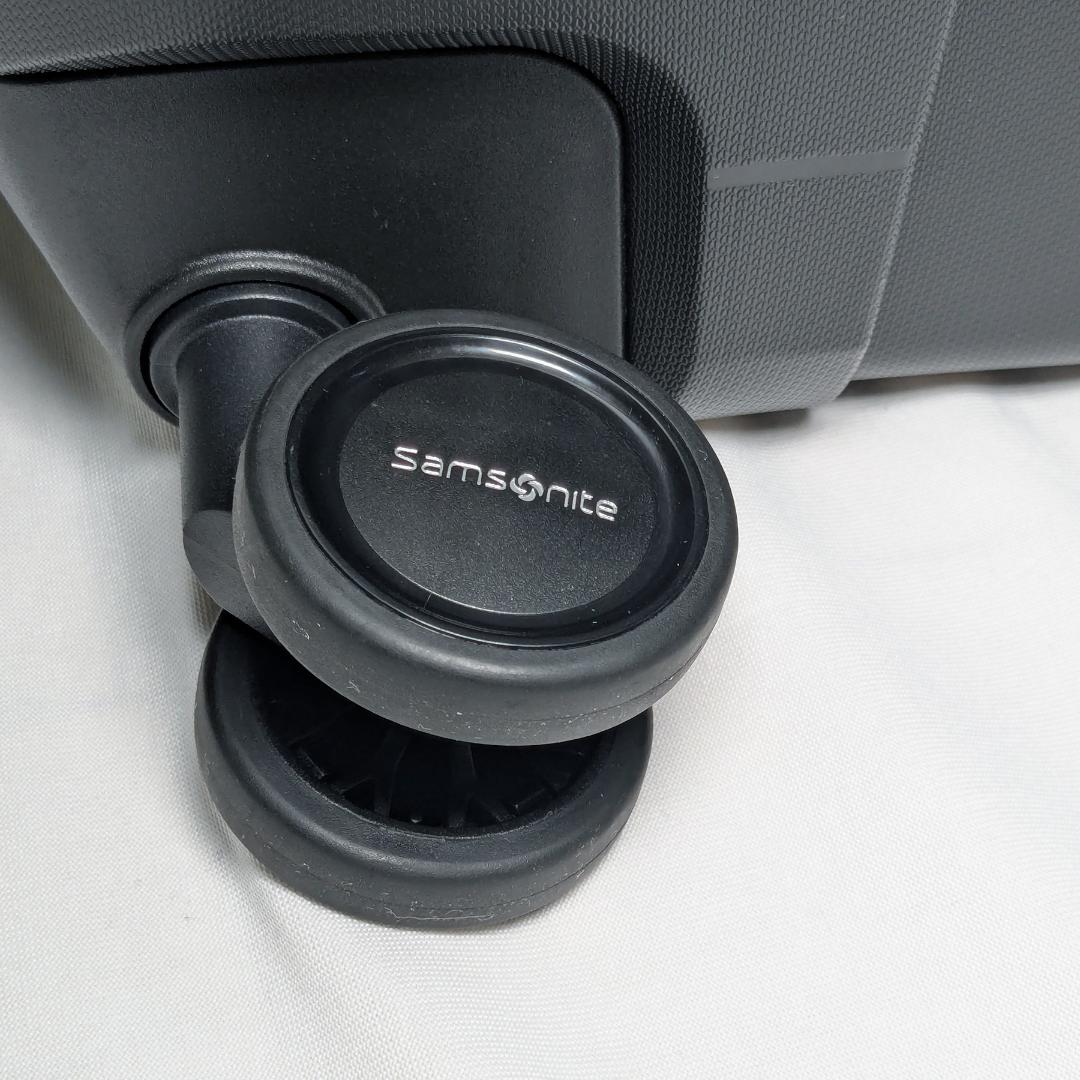 【未使用アウトレット】サムソナイト オクトライトネオ Mサイズ 拡張 即日発送可