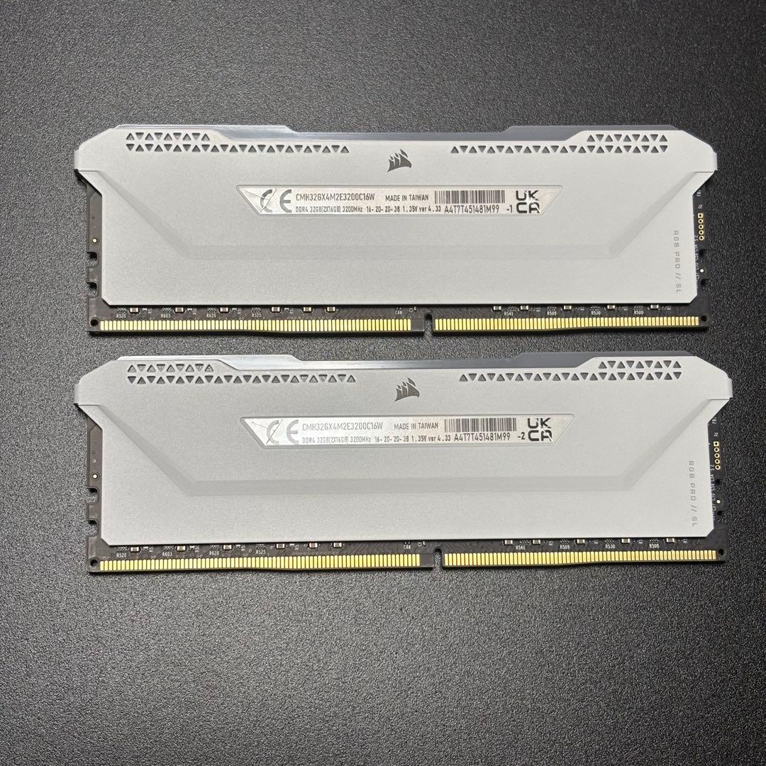 Corsair DDR4 16gb×2枚(32gb)メモリー ホワイト