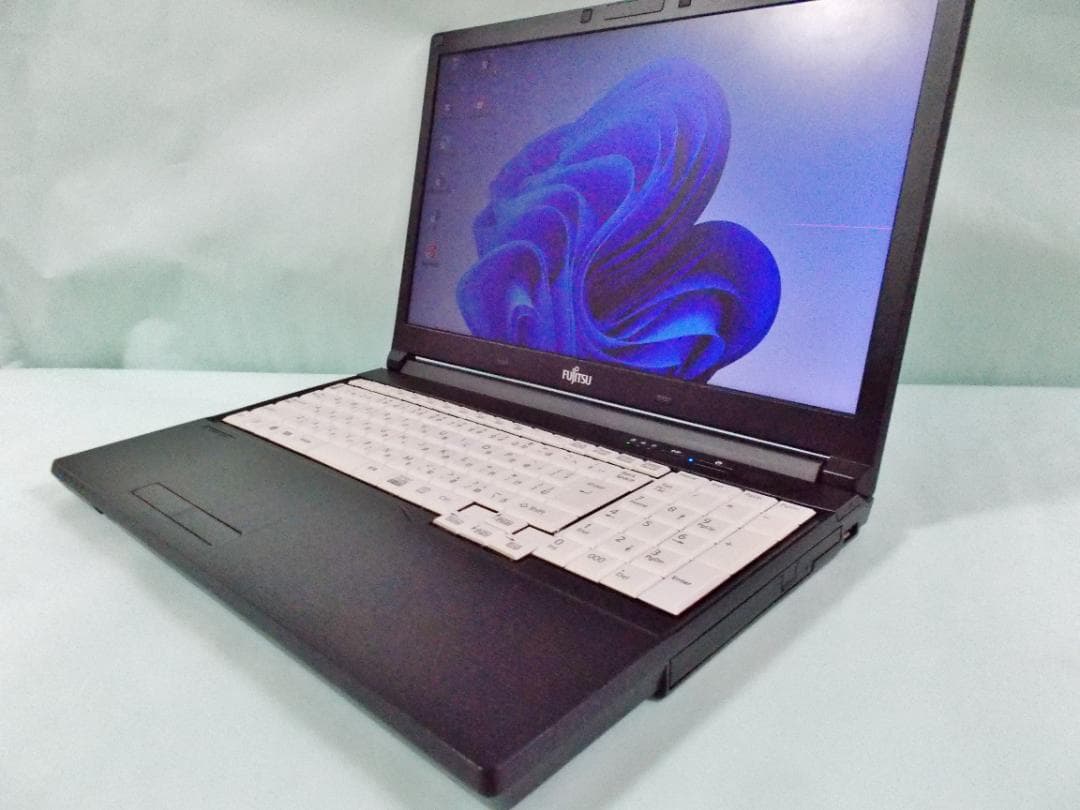 富士通　ノートパソコン　Lifebook A576/p