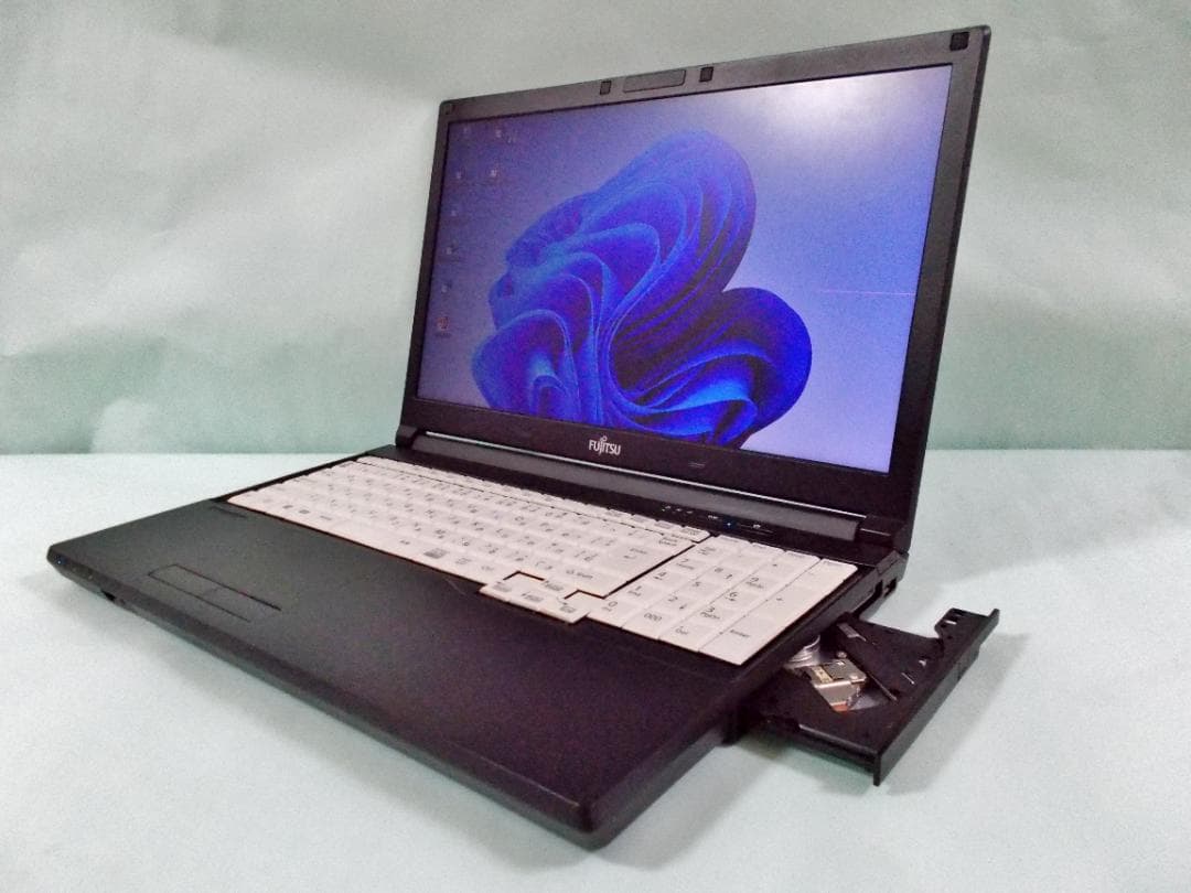 富士通　ノートパソコン　Lifebook A576/p