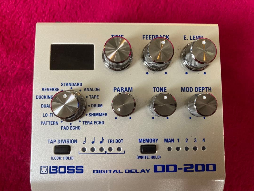 BOSS DD-200 DIGITAL DELAY（箱付・取説添付）