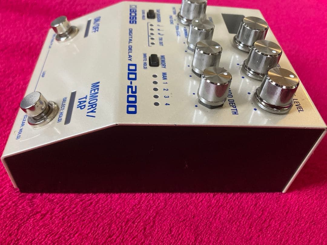 BOSS DD-200 DIGITAL DELAY（箱付・取説添付）