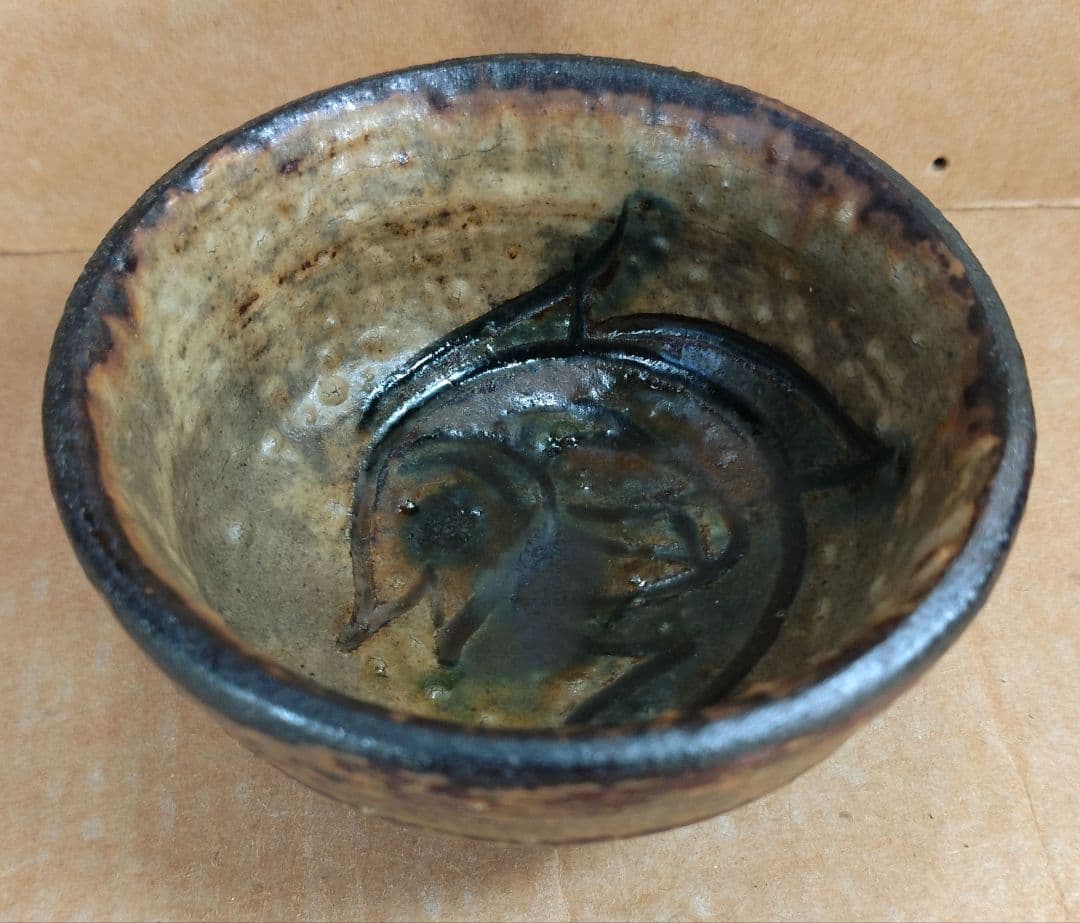 【本物保証】金城次郎 ぐい呑(笑魚文ぐい呑）共箱 人間国宝 壷屋焼 やちむん