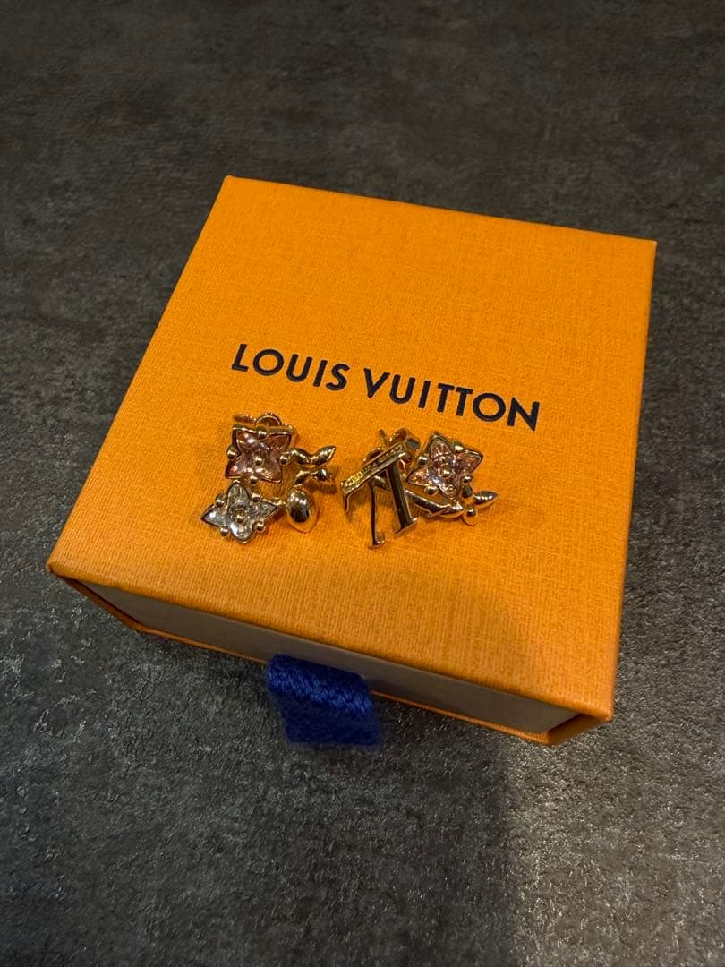 ルイヴィトンゴールド 花モチーフ ピアス(両耳用)