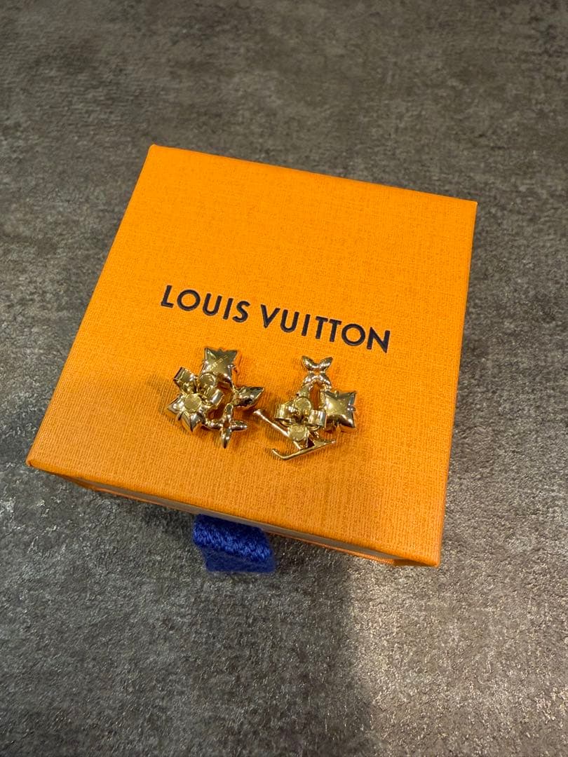 ルイヴィトンゴールド 花モチーフ ピアス(両耳用)