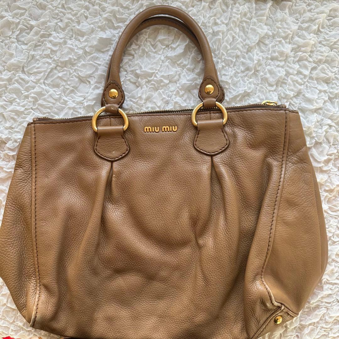 MIU MIU ブラウンレザー ハンドバッグ