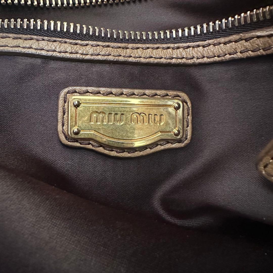 MIU MIU ブラウンレザー ハンドバッグ