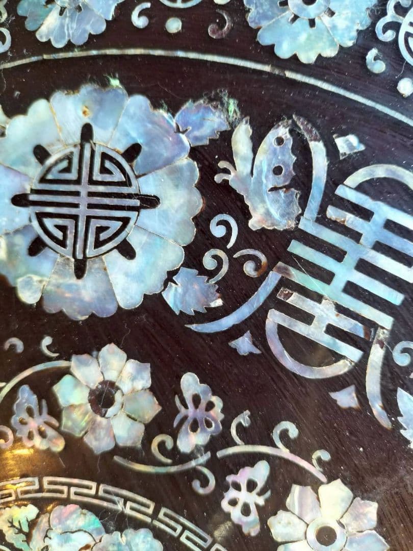 貝細工装飾の木製テーブル　御膳　螺鈿　使用感有