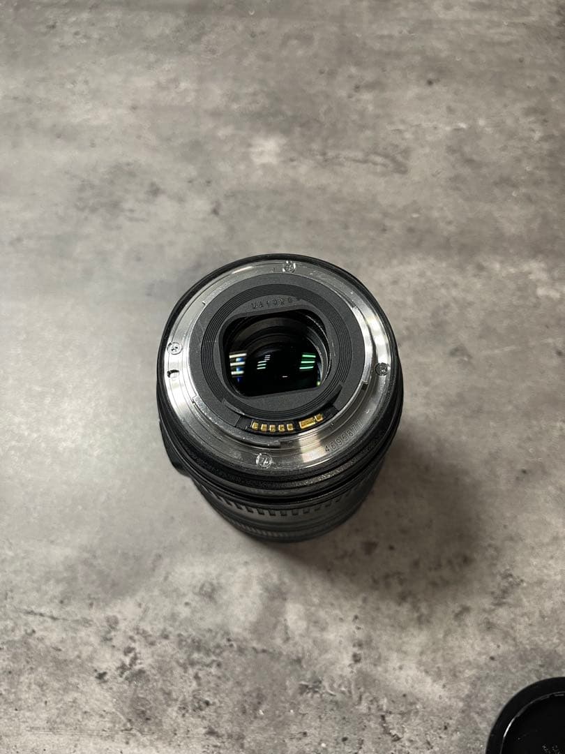 キャノン　EF24-105mm ズームレンズ