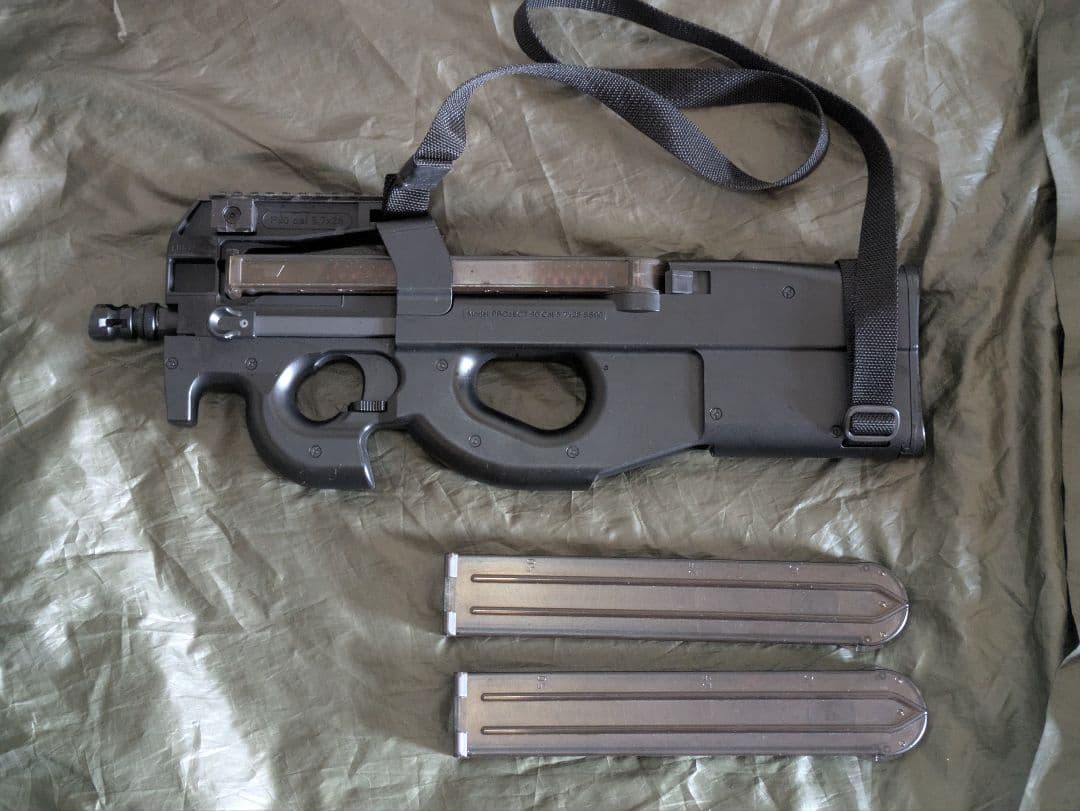 【早い者勝ち！】 電動ガンプラス P-90プラス 多弾マガジン付き