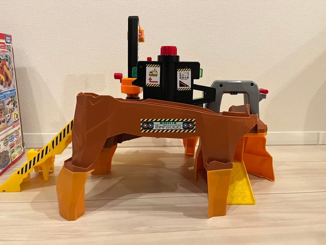 トミカタウンまとめ売り　ビッグ工場　コンボイ　セット