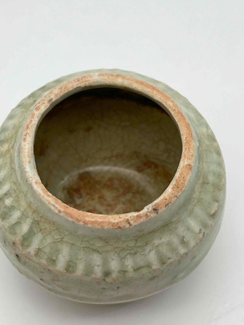 宋時代 青磁 越州窯　刻花卉文共蓋壺　蓋付き、 刻蓮花朱泥盒 香盒(F-86)