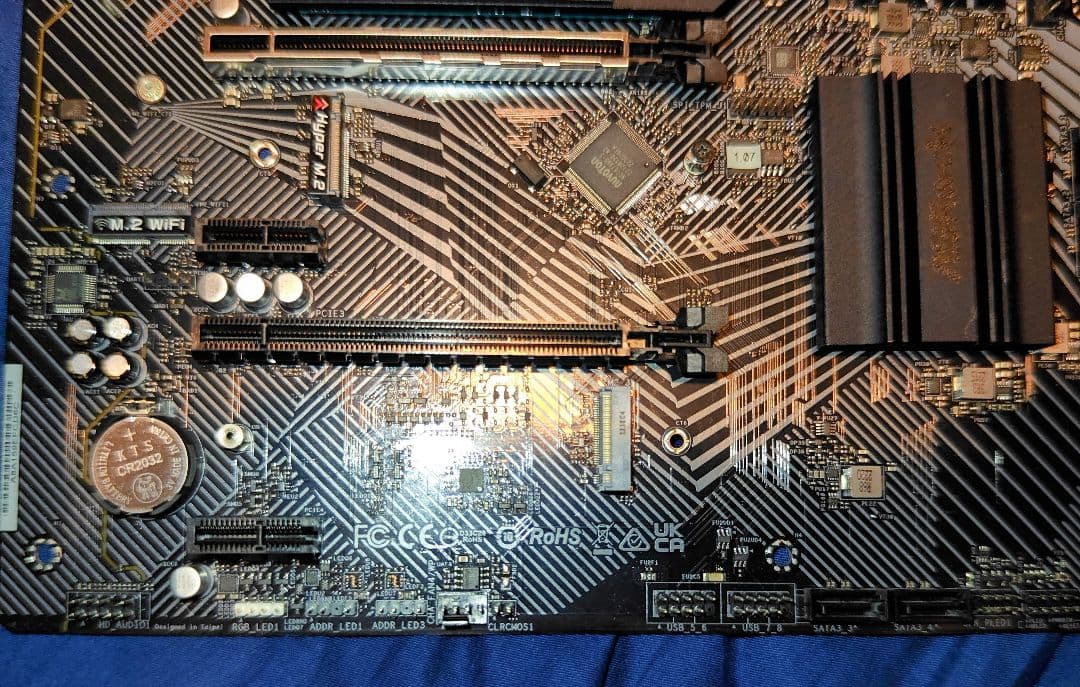 CPU Ryzen7 9700x + ASRock B650 PG Lightning