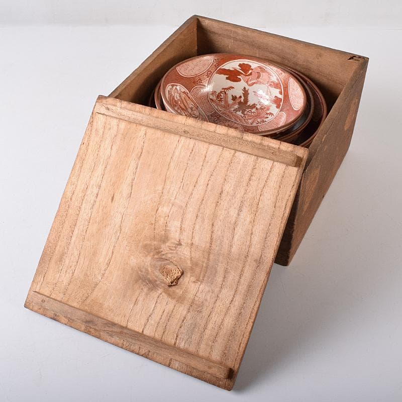 九谷焼　古九谷　赤絵金彩　窓絵　人物花鳥文　三ッ組鉢　時代箱付　U　R8370