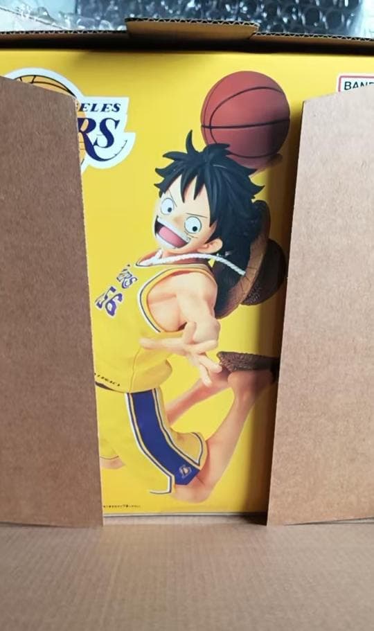 公式正規品 ONE PIECE レイカーズ NBA フィギュア ルフィ