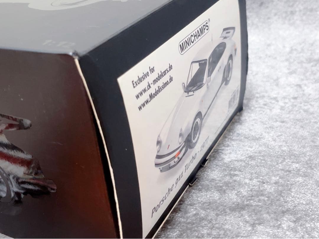 ミニチャンプス　1/12 ポルシェ 911 ターボ （1977） ホワイト
