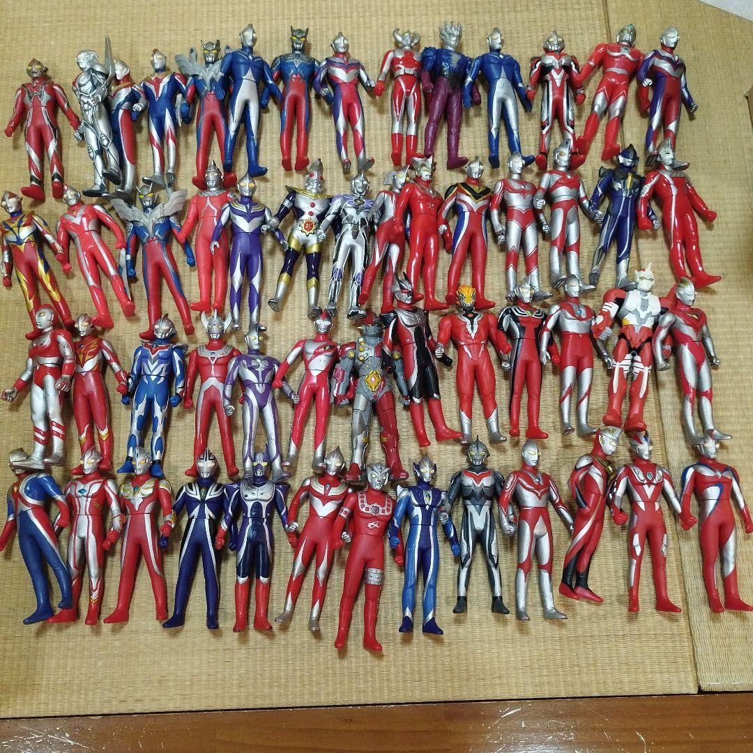 ウルトラマンフィギュアセット　54体