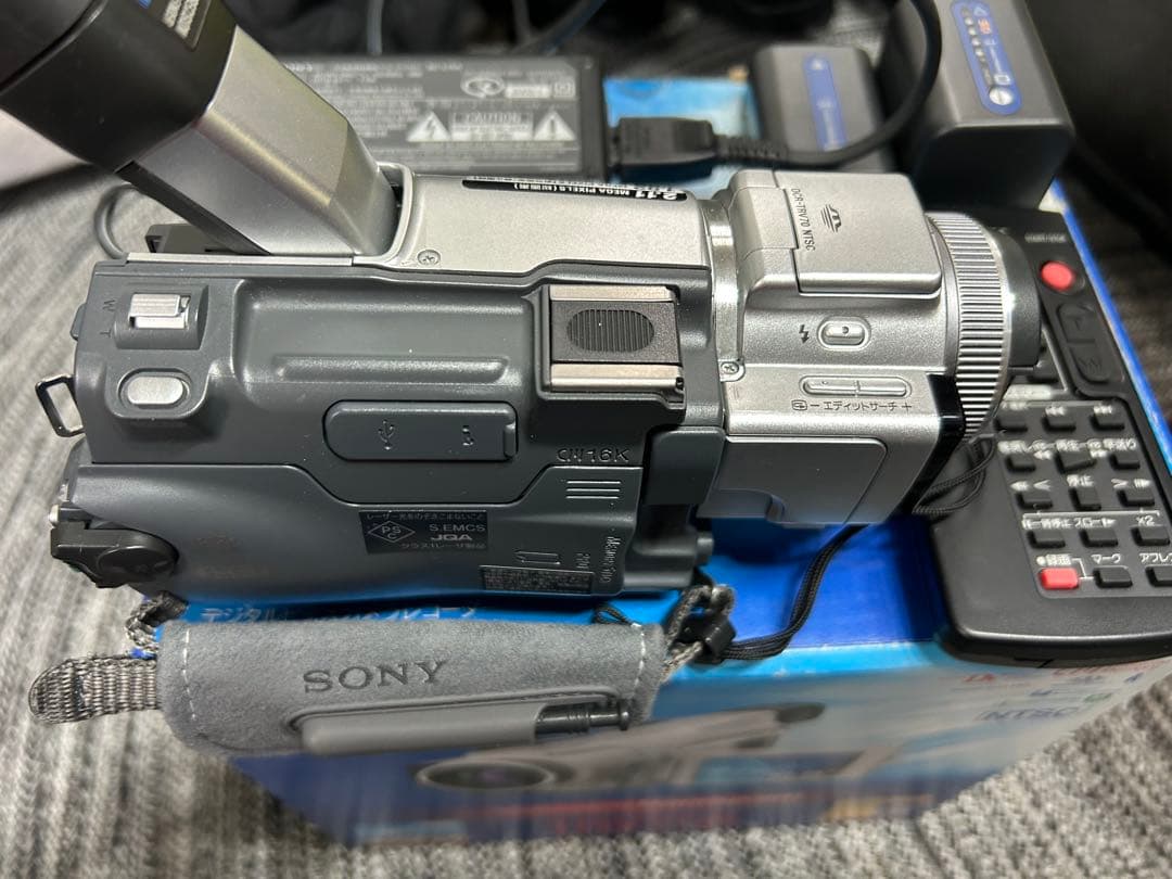 SONY DCR-TRV70K ビデオカメラ 本体