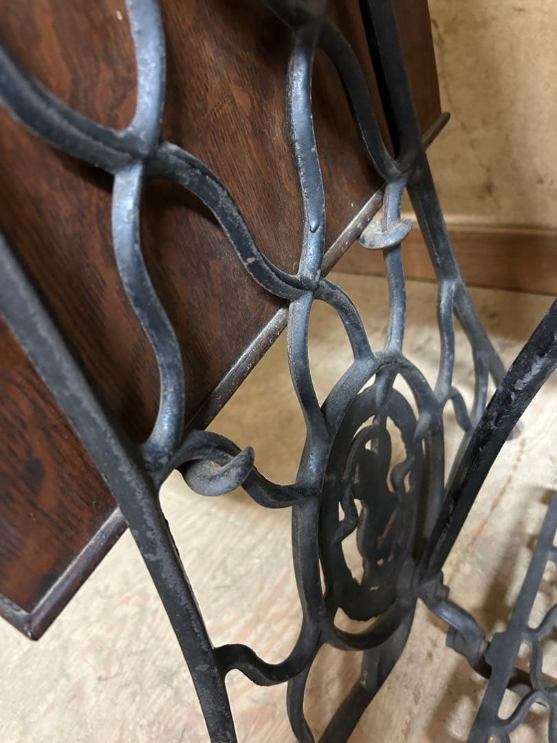 Pちゃん　アンティークシンガーミシン テーブル　天板欅一枚板