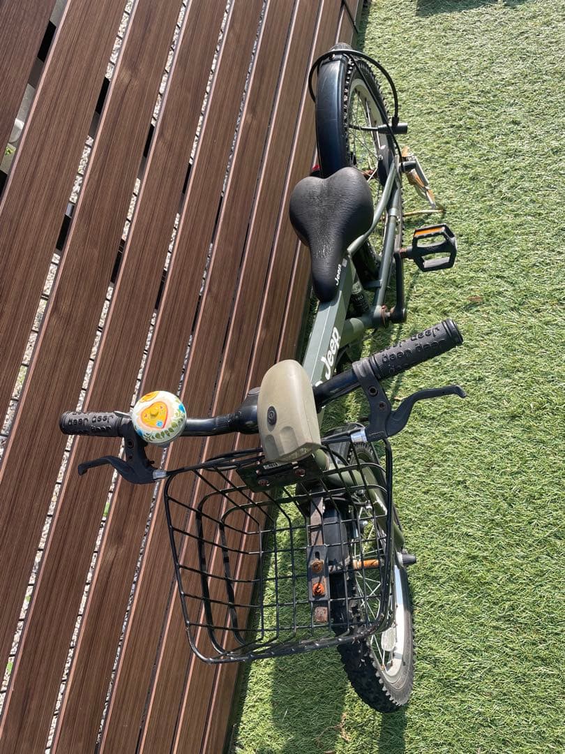 セール中☆Jeep 18インチ オリーブグリーン 引き取り限定 補助輪付き