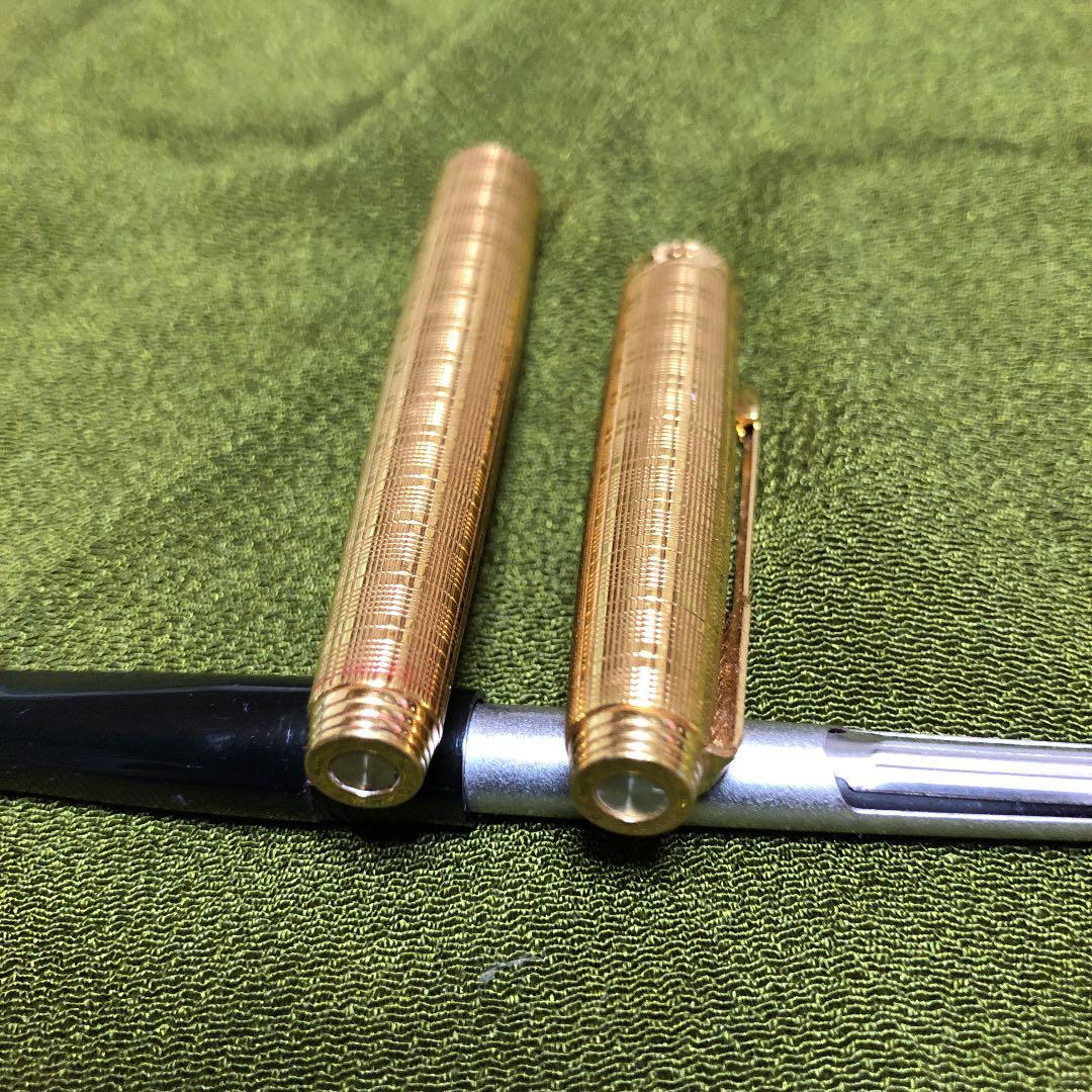 パーカーの万年筆。インクを入れただけ。未使用に近い。