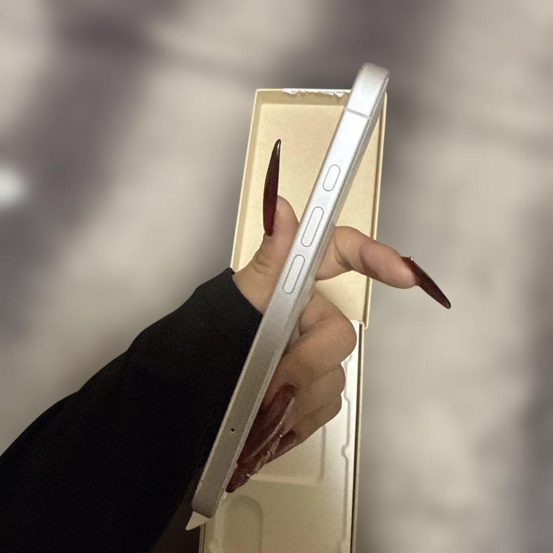 Apple iPhone 16ホワイト 本体