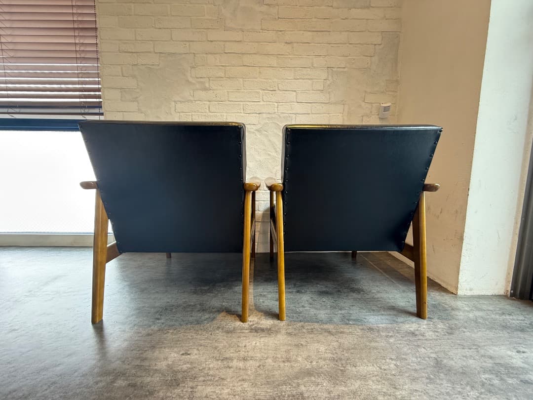 カリモク60 Kチェア 1シーター (ブラック)・2脚セット