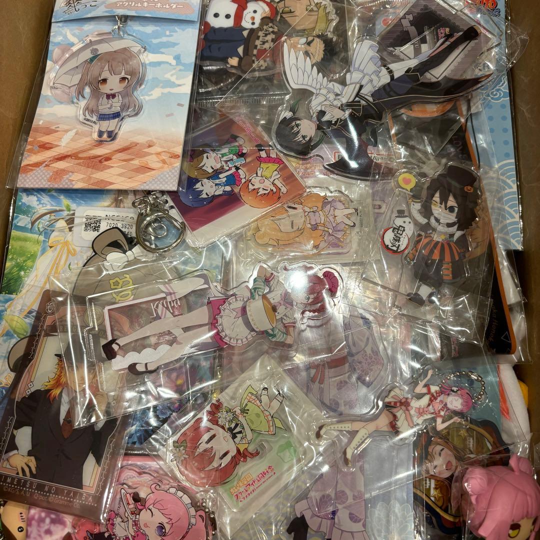 鬼滅の刃 ワンピース　ラブライブ　アニメグッズ　まとめ売り 大量　400点以上