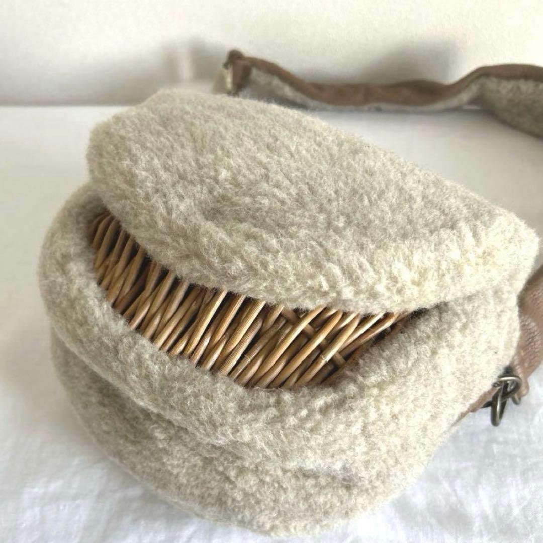 ebagos エバゴス　ウールボア・ボディバッグ（マロングラッセ）